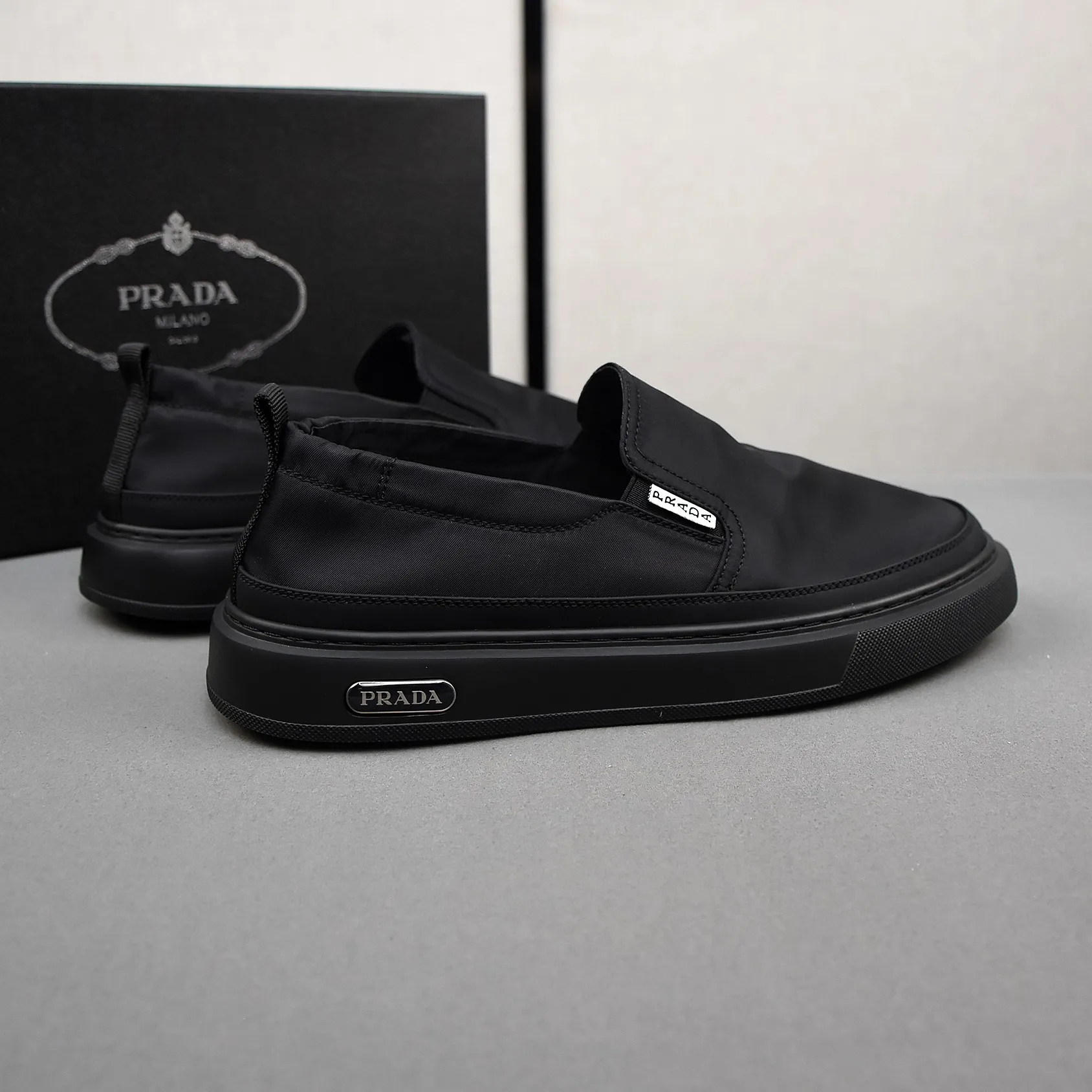 PP380❣️❣️❣️Prada breathable cloth shoes, the upper is made of comfortable and breathable fabric, and the ultra-light soft foam outsole. Men's size 39-44.